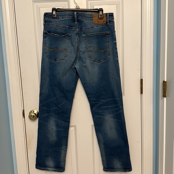Men’s American Eagle relaxed straight fit jeans. 32x30 - Picture 2 of 2